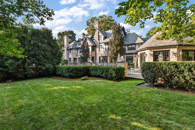 640 Hill Road, Winnetka, IL 60093