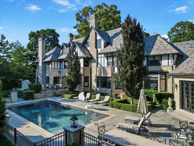 640 Hill Road, Winnetka, IL 60093