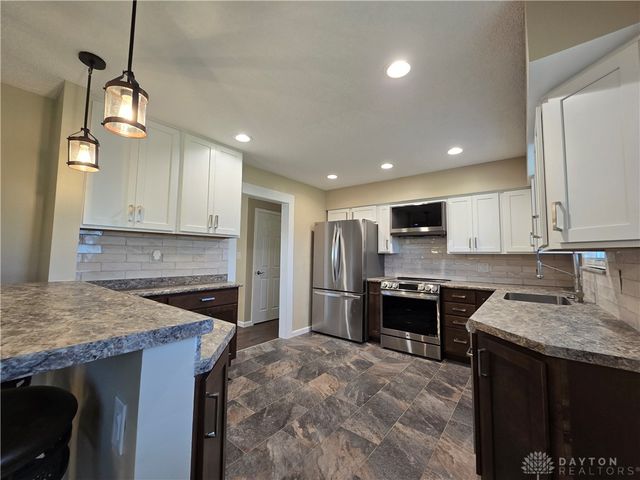 1617 Belvo Road, Miamisburg, OH 45342