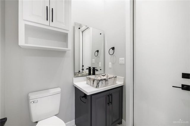 8042 49th Lane, Mcallen, TX 78504