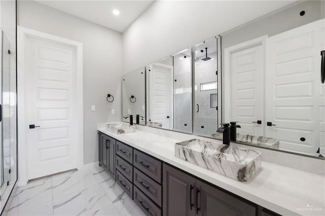 8042 49th Lane, Mcallen, TX 78504