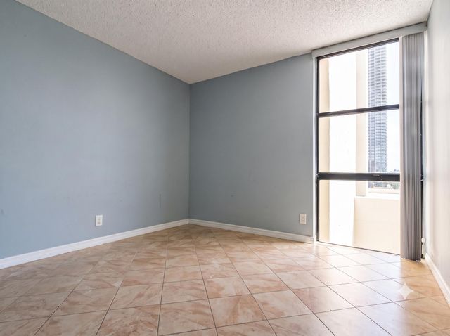 17021 N Bay Road 529, Sunny Isles Beach, FL 33160