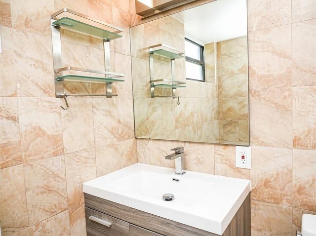 17021 N Bay Road 529, Sunny Isles Beach, FL 33160