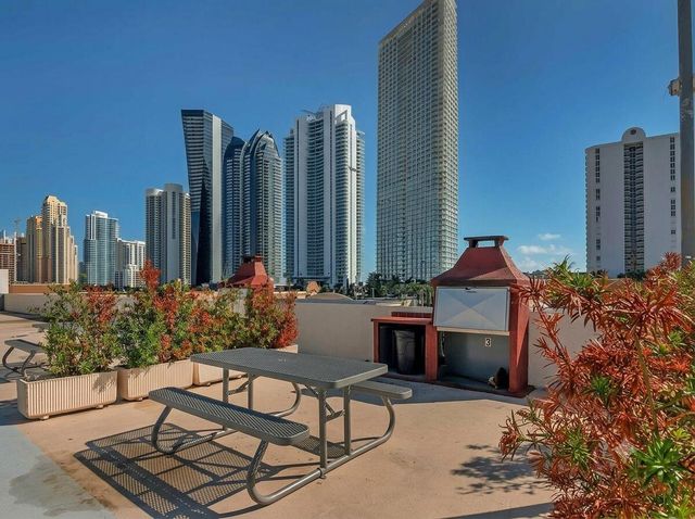 17021 N Bay Road 529, Sunny Isles Beach, FL 33160