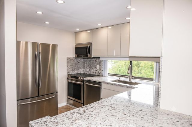 17021 N Bay Road 529, Sunny Isles Beach, FL 33160