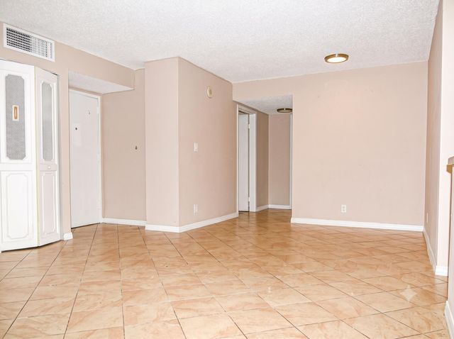 17021 N Bay Road 529, Sunny Isles Beach, FL 33160