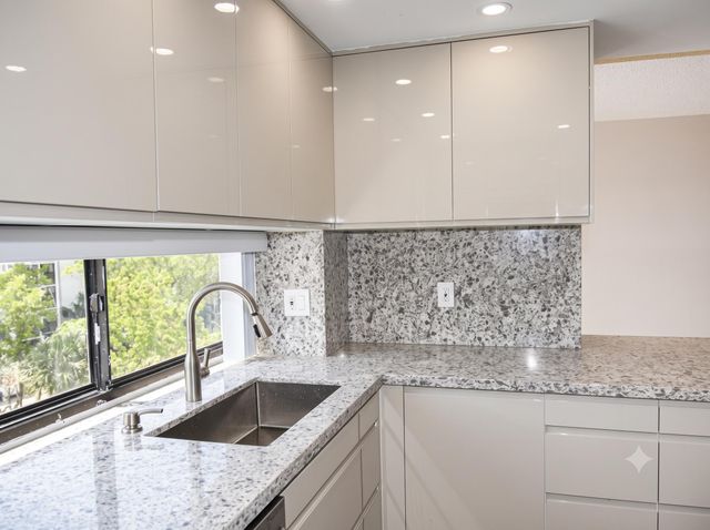 17021 N Bay Road 529, Sunny Isles Beach, FL 33160