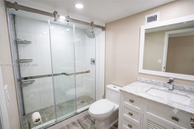 17021 N Bay Road 529, Sunny Isles Beach, FL 33160