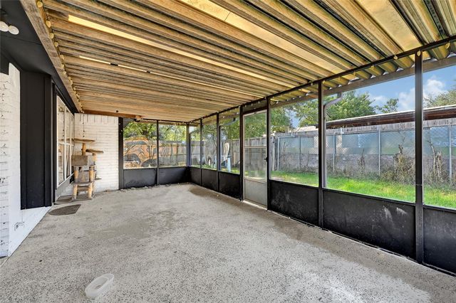 9611 Camrose Court, Houston, TX 77086