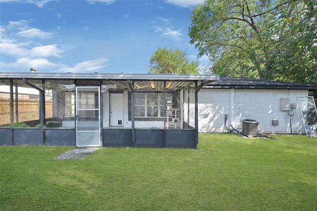 9611 Camrose Court, Houston, TX 77086