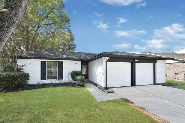 9611 Camrose Court, Houston, TX 77086