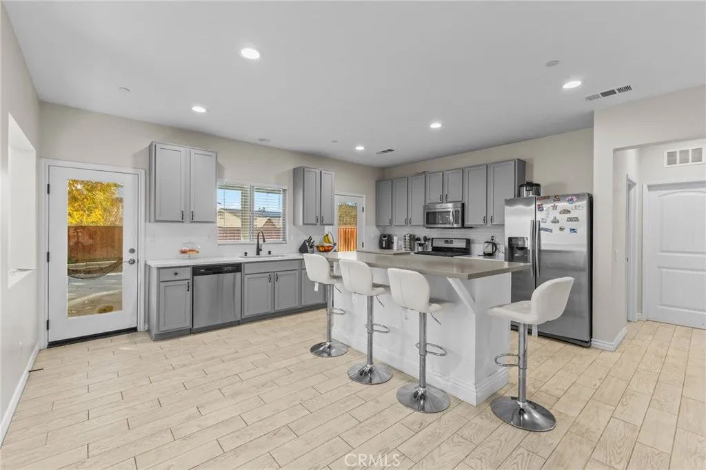 1359 Laurestine Way, Beaumont, CA 92223