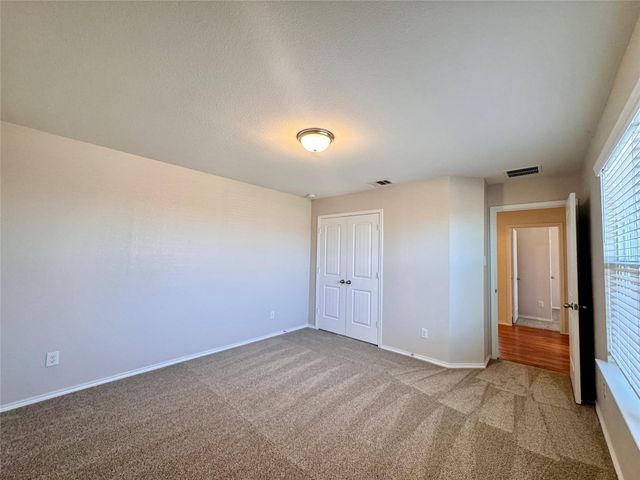 16501 Brogan LN, Pflugerville, TX 78660