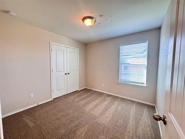 16501 Brogan LN, Pflugerville, TX 78660