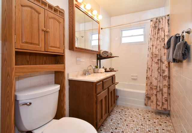 4651 Colorado Avenue N, Crystal, MN 55422