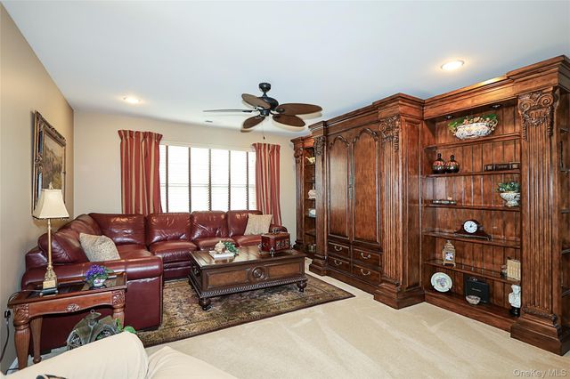 106 Victoria Place, Melville, NY 11747