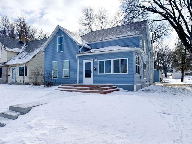 514 E Hampden Avenue, Fergus Falls, MN 56537