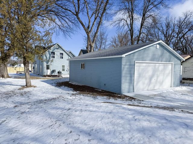 514 E Hampden Avenue, Fergus Falls, MN 56537