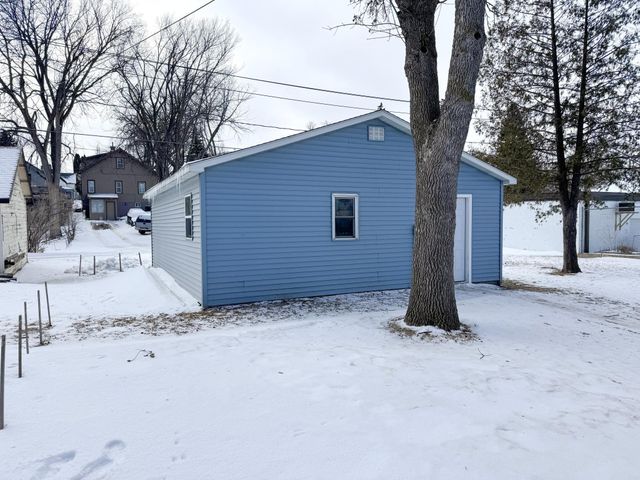 514 E Hampden Avenue, Fergus Falls, MN 56537