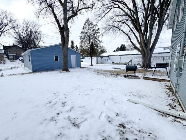 514 E Hampden Avenue, Fergus Falls, MN 56537