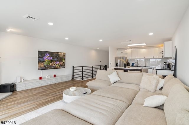300 Gorge Rd 36, Cliffside Park Boro, NJ 07010