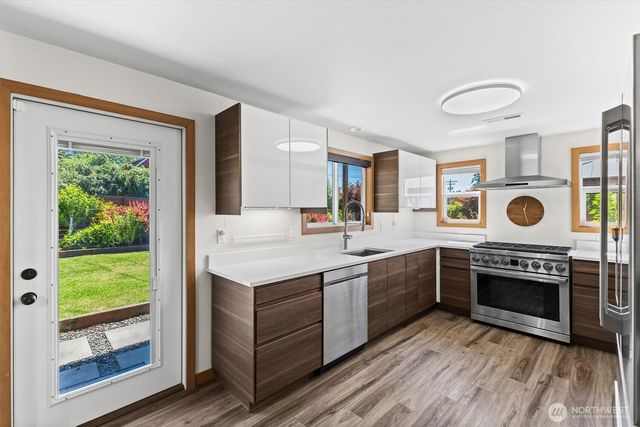 3275 Bennett Drive, Bellingham, WA 98225