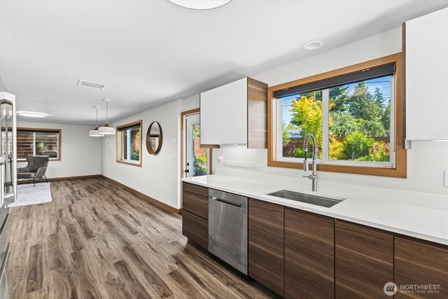 3275 Bennett Drive, Bellingham, WA 98225