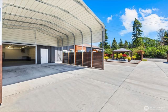 3275 Bennett Drive, Bellingham, WA 98225