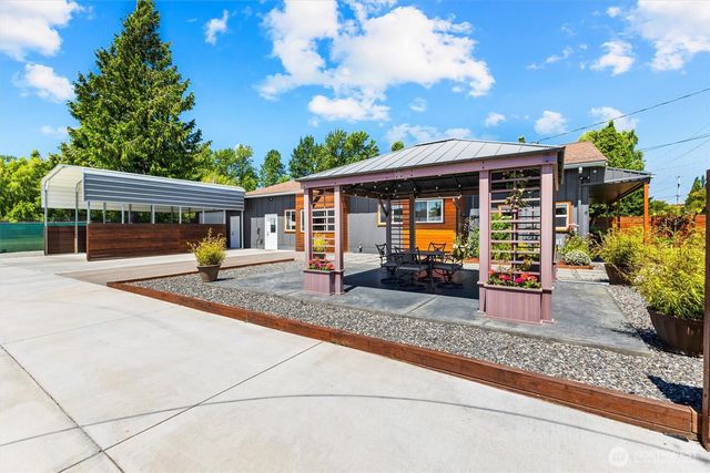 3275 Bennett Drive, Bellingham, WA 98225