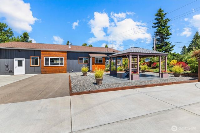 3275 Bennett Drive, Bellingham, WA 98225