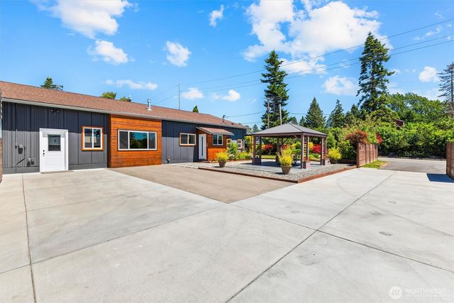 3275 Bennett Drive, Bellingham, WA 98225