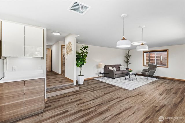 3275 Bennett Drive, Bellingham, WA 98225
