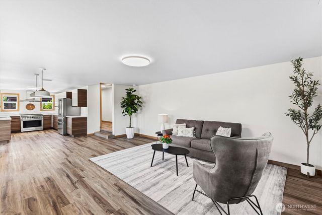 3275 Bennett Drive, Bellingham, WA 98225