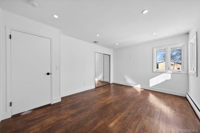 8 Whitebirch Lane, Commack, NY 11725