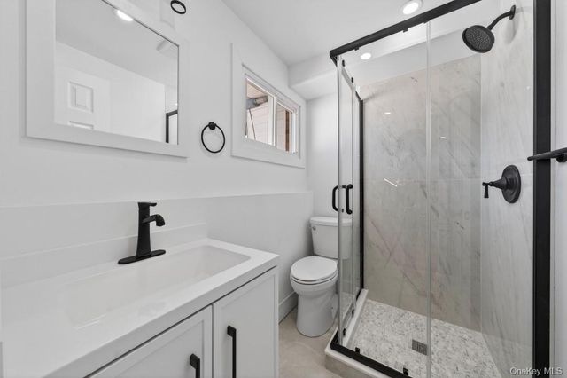 8 Whitebirch Lane, Commack, NY 11725