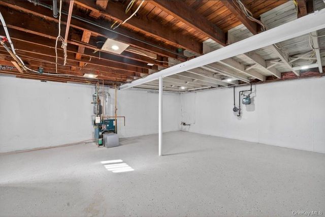 8 Whitebirch Lane, Commack, NY 11725