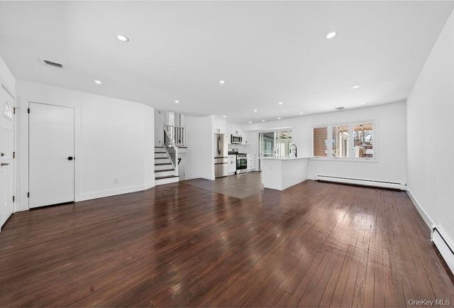 8 Whitebirch Lane, Commack, NY 11725