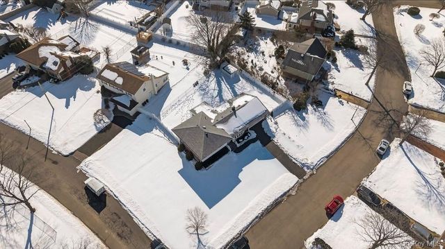 8 Whitebirch Lane, Commack, NY 11725