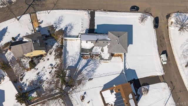 8 Whitebirch Lane, Commack, NY 11725