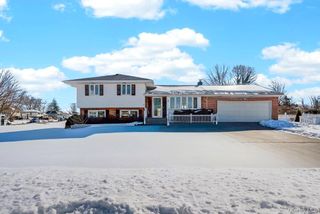 8 Whitebirch Lane, Commack, NY 11725