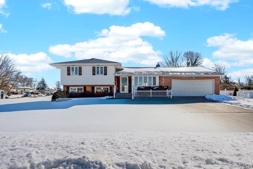 8 Whitebirch Lane, Commack, NY 11725