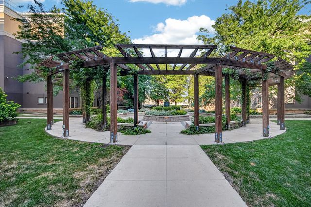 100 Water Street 404, Des Moines, IA 50309