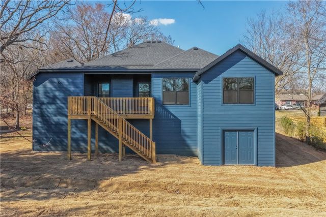 2801 W Rutledge Lane, Fayetteville, AR 72704