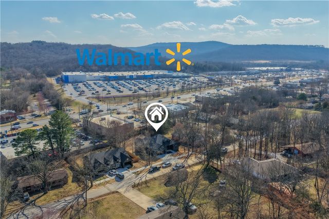 2801 W Rutledge Lane, Fayetteville, AR 72704