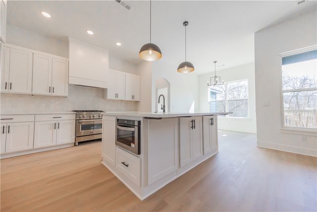 2801 W Rutledge Lane, Fayetteville, AR 72704