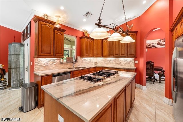 556 6th ST SE, Naples, FL 34117