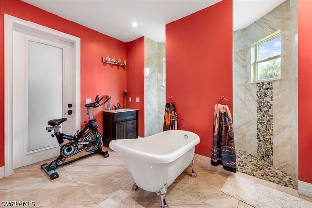 556 6th ST SE, Naples, FL 34117
