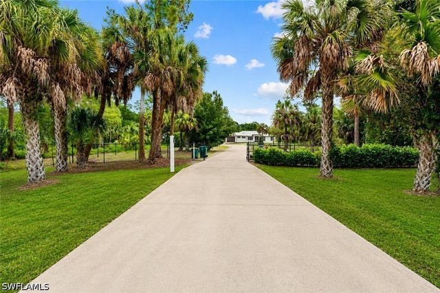 556 6th ST SE, Naples, FL 34117