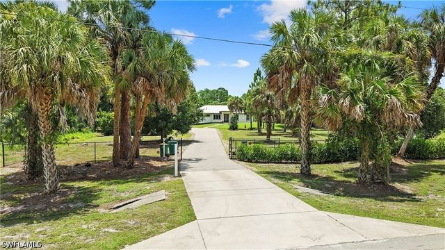 556 6th ST SE, Naples, FL 34117