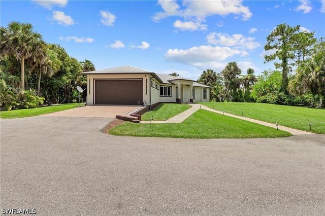 556 6th ST SE, Naples, FL 34117